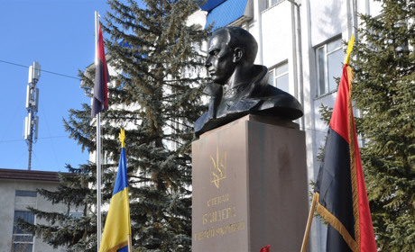 «Батько наш – Бандера»: у Чорткові вшанували пам’ять Провідника нації