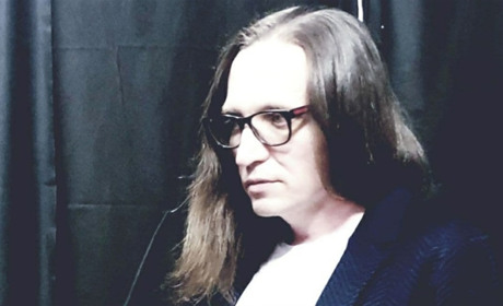 Переплюнув Айвазовського: художника з Нової Каховки назвали генієм