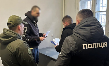 Викрили "смотрящего" колонії, який "кришував" шахрайський бізнес і виступав у ролі "мирового судді"