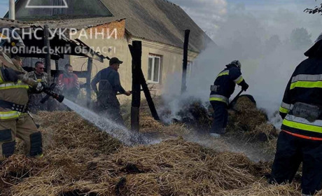 На Кременеччині горіла господарська будівля