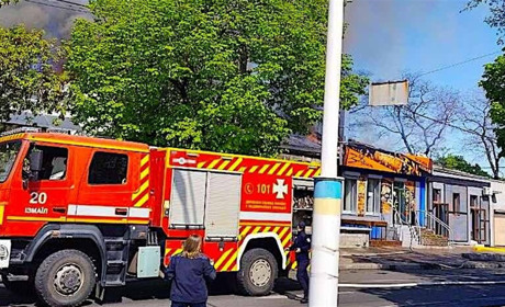 В Ізмаїлі палають кафе «Zeytun» та «Chin Chin»: рятувальники боряться з вогнем