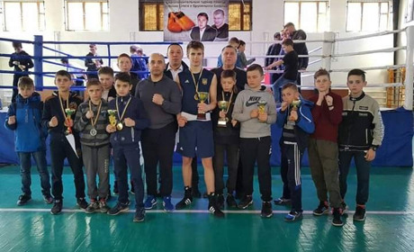 Покровські боксери вдало виступили на турнірі у Павлограді 