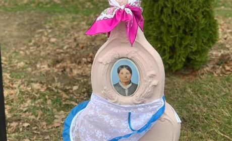 Вбирання хрестів на могилах — культурна спадщина: що відомо про традицію з Сарненського району