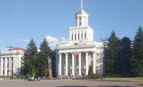 У Новій Каховці окупанти виселяють пенсіонерів з Дніпровського проспекту
