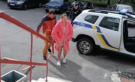 На поліцейському авто до пологового: у Сарнах патрульні допомогли породіллі