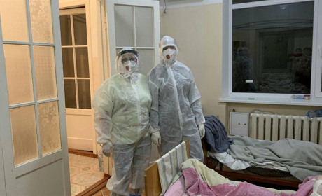 «Якби люди знали, скільки коштує одна система, не були б такими легковажними». Херсонка про COVID-19