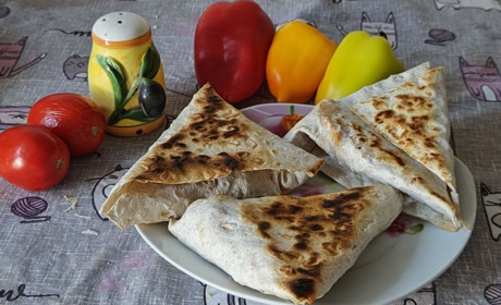 5 рецептів із лаваша на сковороді з різними начинками: рулетики, конвертики, омлет в лаваші