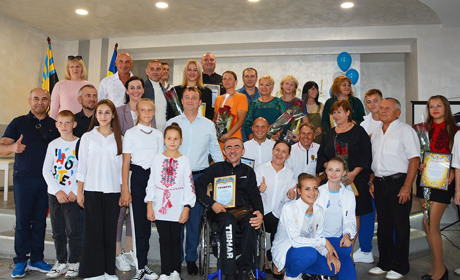 Спортсменів, тренерів та любителів спорту вітали зі святом