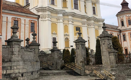 З початком війни прихожан у Соборі Преображення Господнього у Кременці збільшилося вдвічі