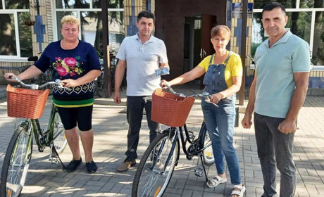 Річківські листоноші отримали велосипеди