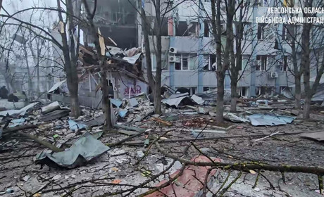 Протягом доби російські терористи атакували Херсонщину 108 разів: 5 людей поранені
