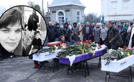 Потрійне горе: у Глухові поховали маму та синів, які загинули внаслідок атаки по гуртожитку