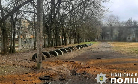 На Херсонщині російські терористи обстріляли житлові будинки та школу (ФОТО)