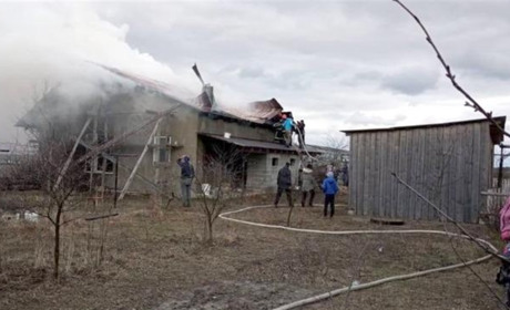 У селі Собіщиці  вараські рятувальники ліквідували пожежу у приватному господарстві