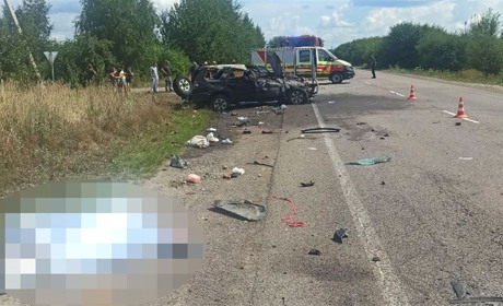 У селі Городець смертельне ДТП: на місці події працюють поліцейські