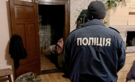 Жителя Сарненського району поранив ножем батько: обставини з’ясовують