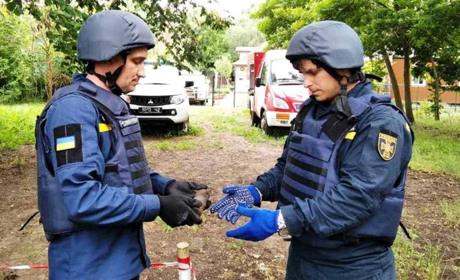 На Херсонщині знайшли боєприпаси часів минулих війн. ДСНС розповідає, що робити з такими знахідками