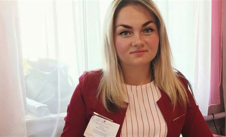 На одній з виборчих дільниць Старокостянтинова працюють ті, хто голосує вперше