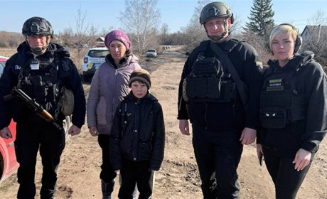 Поліцейські офіцери Великобурлуцької громади закликають мешканців не ризикувати своїм життям