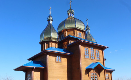 Розбомбили, а потім спалили. Як зараз виглядає Храм Миколая чудотворця у Волновасі. Фото