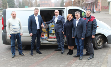 Військовим в зоні ООС зібрали подарунки до Дня Миколая 