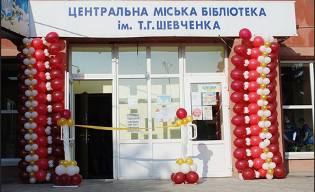 Центральна бібліотека Покровська відкрилась після реконструкції й приймала «Покровський ЛІТfest»