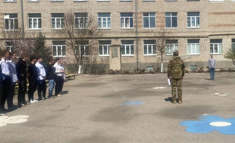 Вибухи у Бердянську: в окупованих школах персонал не знає, як реагувати під час тривоги