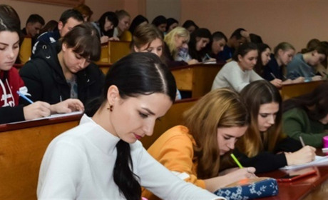 Радіодиктант національної єдності 2022: коли писати і де слухати