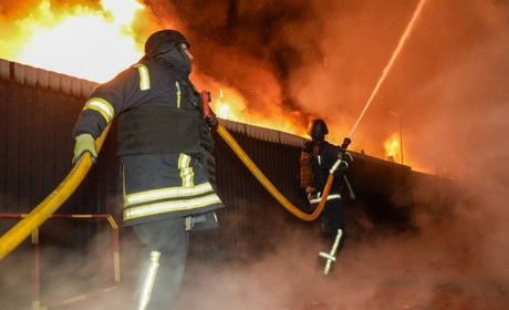 Одещина під вогнем: нічний обстріл залишив пожежі, руйнування та постраждалих