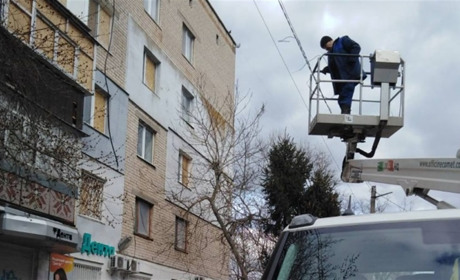 Росіяни обстріляли Херсонщину: постраждали цивільні будинки, адмінбудівля, автошкола