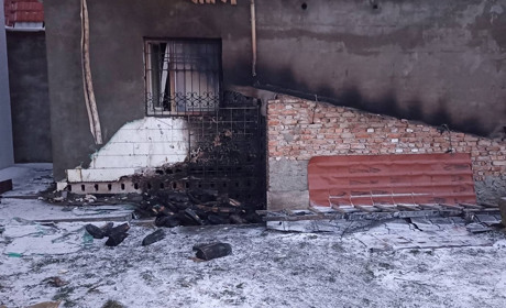 У Сатанові вночі палав підвал: причиною стало коротке замикання