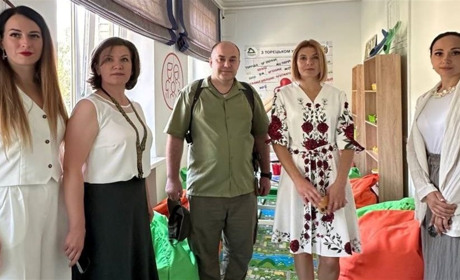 У Києві відкрився Центр життєстійкості для переселенців з Торецької громади