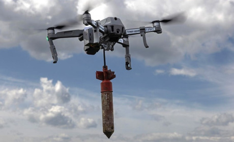 Окупанти скинули вибухівку на однорічного малюка і його бабусю: дитина загинула (фото)