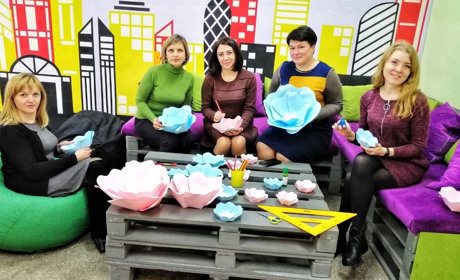 Креативні освітянки з Володимирецької школи-садка вчать школярів, граючись