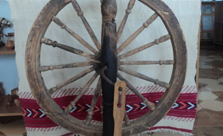 У Сватівському музеї зберігається модель прядки ХІХ століття. Її змайстрував визволитель Сватового