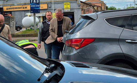 Підозрюваного у хабарництві мера Бердичева, випустили під заставу, але відсторонили від посади
