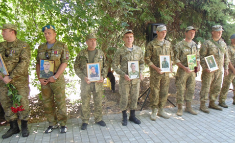 У Петропавлівці вшанували загиблих десантників Іл-76 під Луганськом