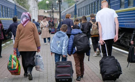 Переселенцям з Луганщини пропонують соціальне житло. Куди звертатися для поселення