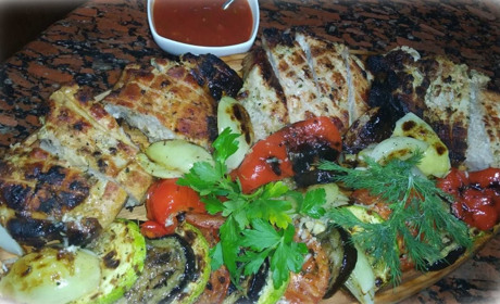 Стейкуй у «Боцмані»: любителів м’яса запрошують до кафе