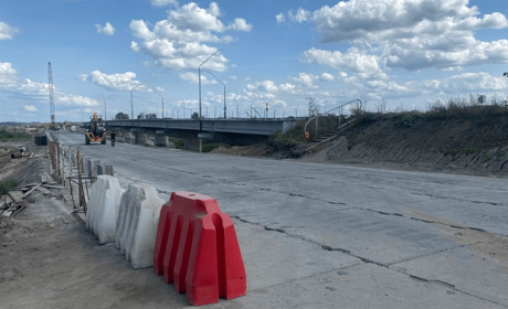 Рух вантажного транспорту через Случ дозволили: який графік