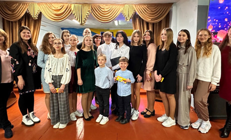 Любов врятує світ: у старокостянтинівській музичній школі провели благодійний концерт