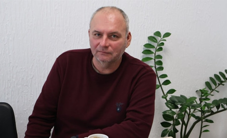 Люди зробили крок назустріч, влада повинна зробити два кроки. Редакційна кава з Ігорем Латієм