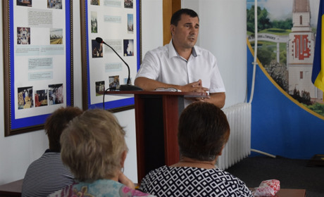 Газ подешевшав, але доведеться платити за лічильник на вулиці: нарада з квартальними