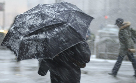 Сильний вітер, сніг та дощ: на початку тижня очікуємо складних погодних умов