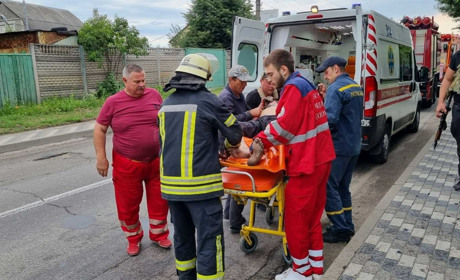 На Фастівщині загорілася дерев'яна баня. Постраждали дві людини