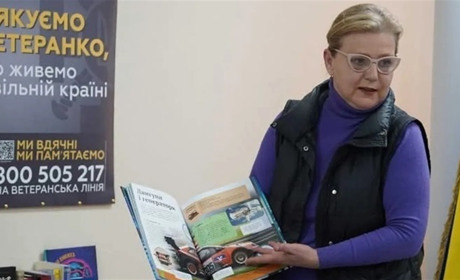 Благодійники передали 100 книжок для бібліотек Луганщини