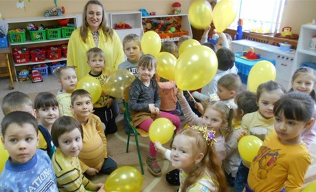 У Новограді пройшли флешмоби до Дня людей з синдромом Дауна