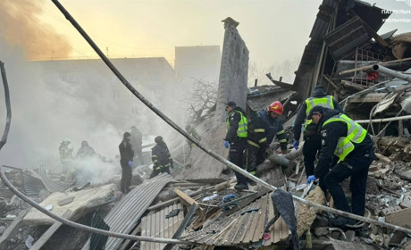 У Хмельницькому двоє людей загинуло, п'ятеро — поранені. Деталі наслідків ракетної атаки по Україні