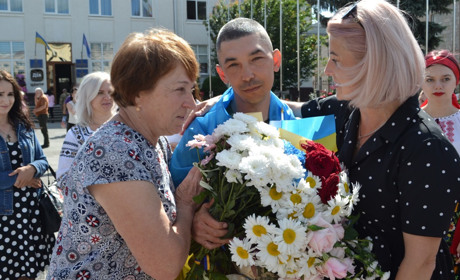 Уже вдома – чортків’янин воїн-захисник Руслан Кульбарак повернувся з дворічного полону