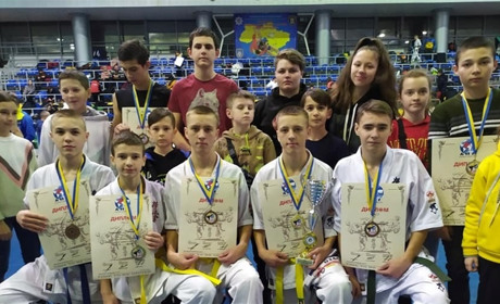 Юні каратисти з Іванівської та Нижньосірогозької громад завоювали у Полтаві 11 медалей